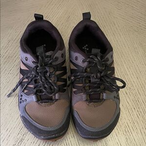 Vivobarefoot women’s Black Running SCHUH Athletic Shoes Neon Trail size 5